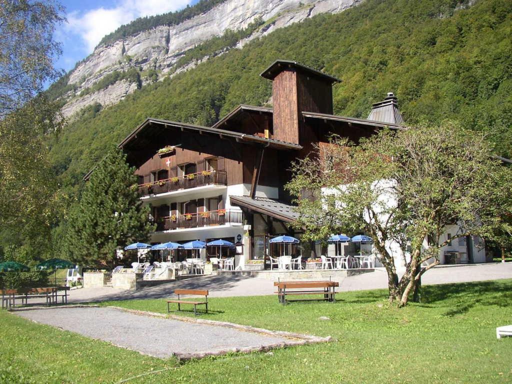 Hotel Et Centre De Vacances Le Choucas Sixt Exterior foto